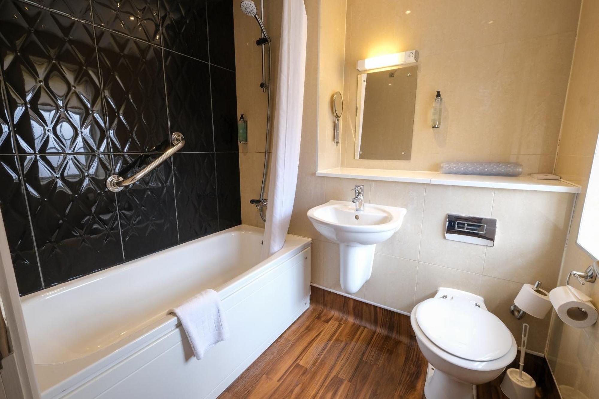 The Unicorn Hotel Wetherspoon Рипон Экстерьер фото