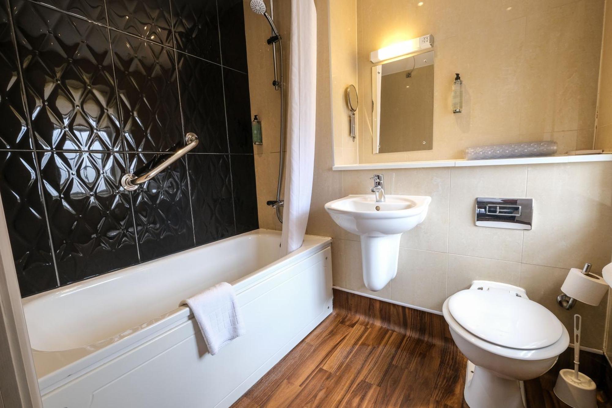 The Unicorn Hotel Wetherspoon Рипон Экстерьер фото