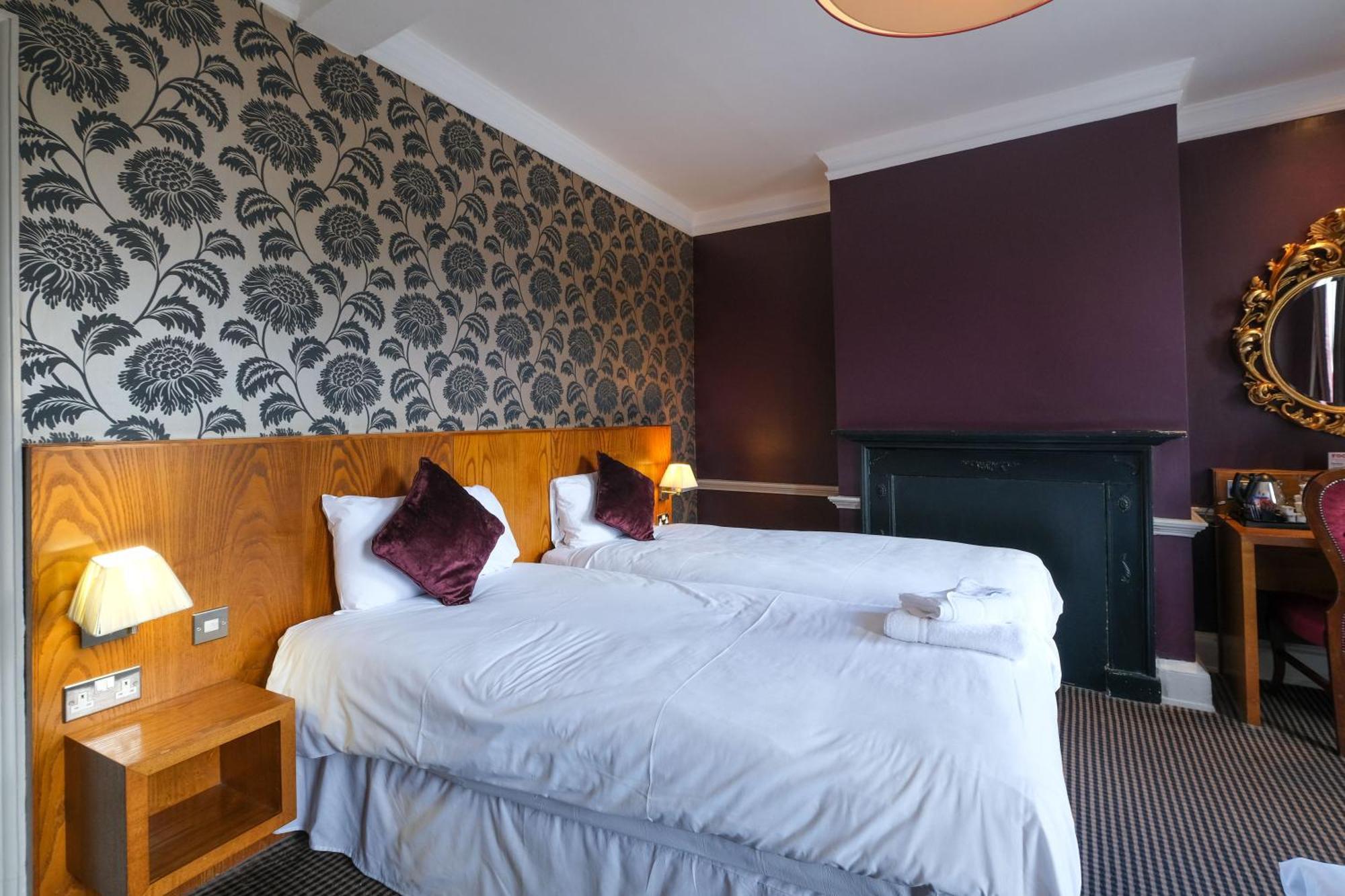 The Unicorn Hotel Wetherspoon Рипон Экстерьер фото