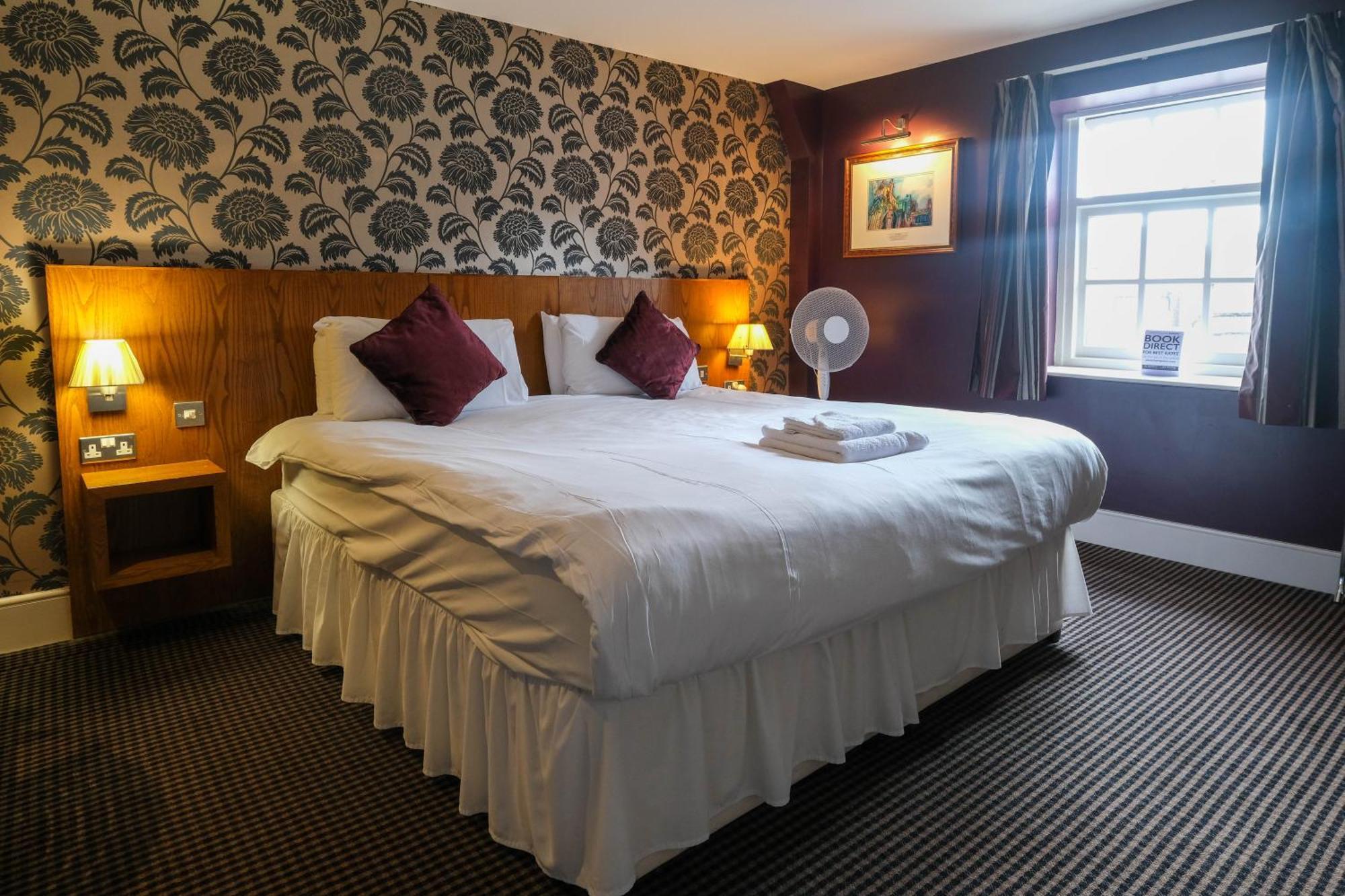 The Unicorn Hotel Wetherspoon Рипон Экстерьер фото