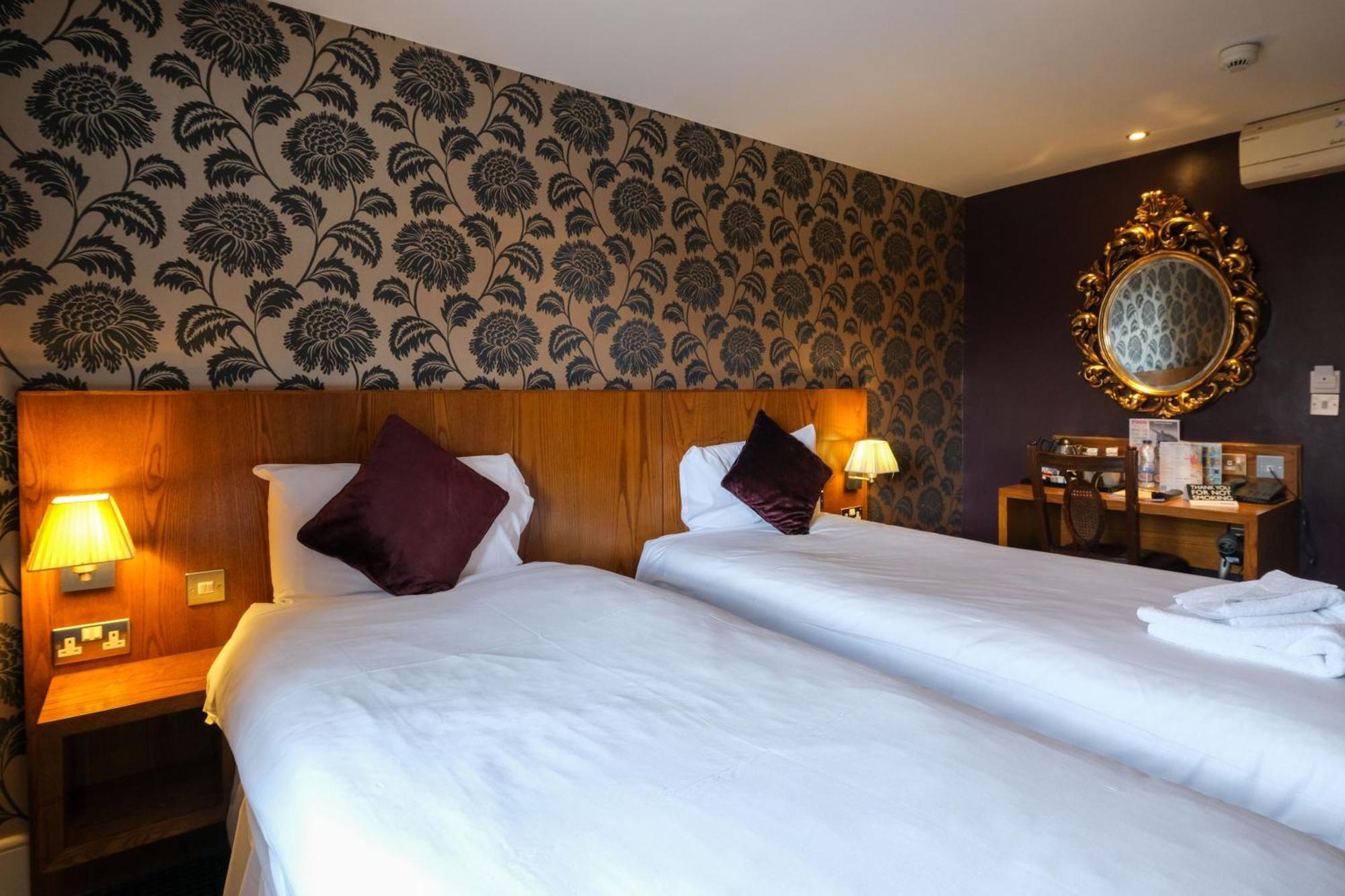 The Unicorn Hotel Wetherspoon Рипон Экстерьер фото