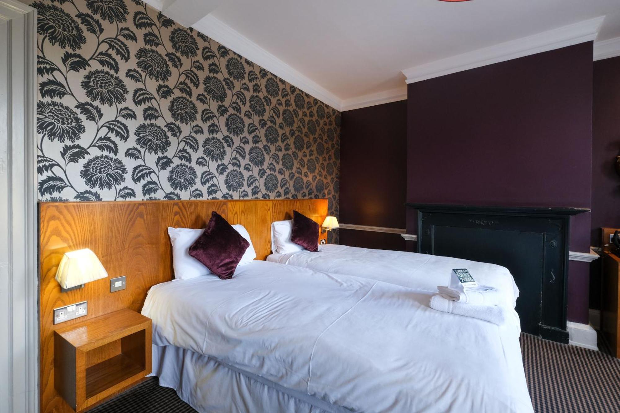 The Unicorn Hotel Wetherspoon Рипон Экстерьер фото