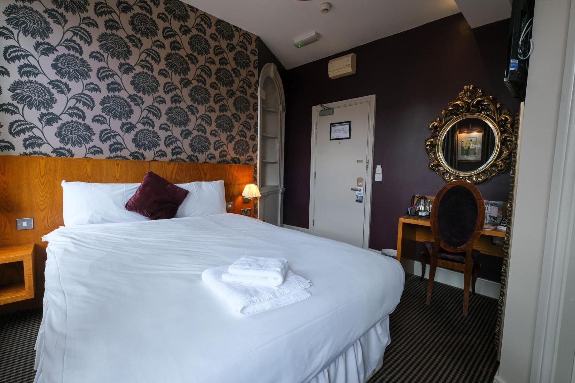 The Unicorn Hotel Wetherspoon Рипон Экстерьер фото