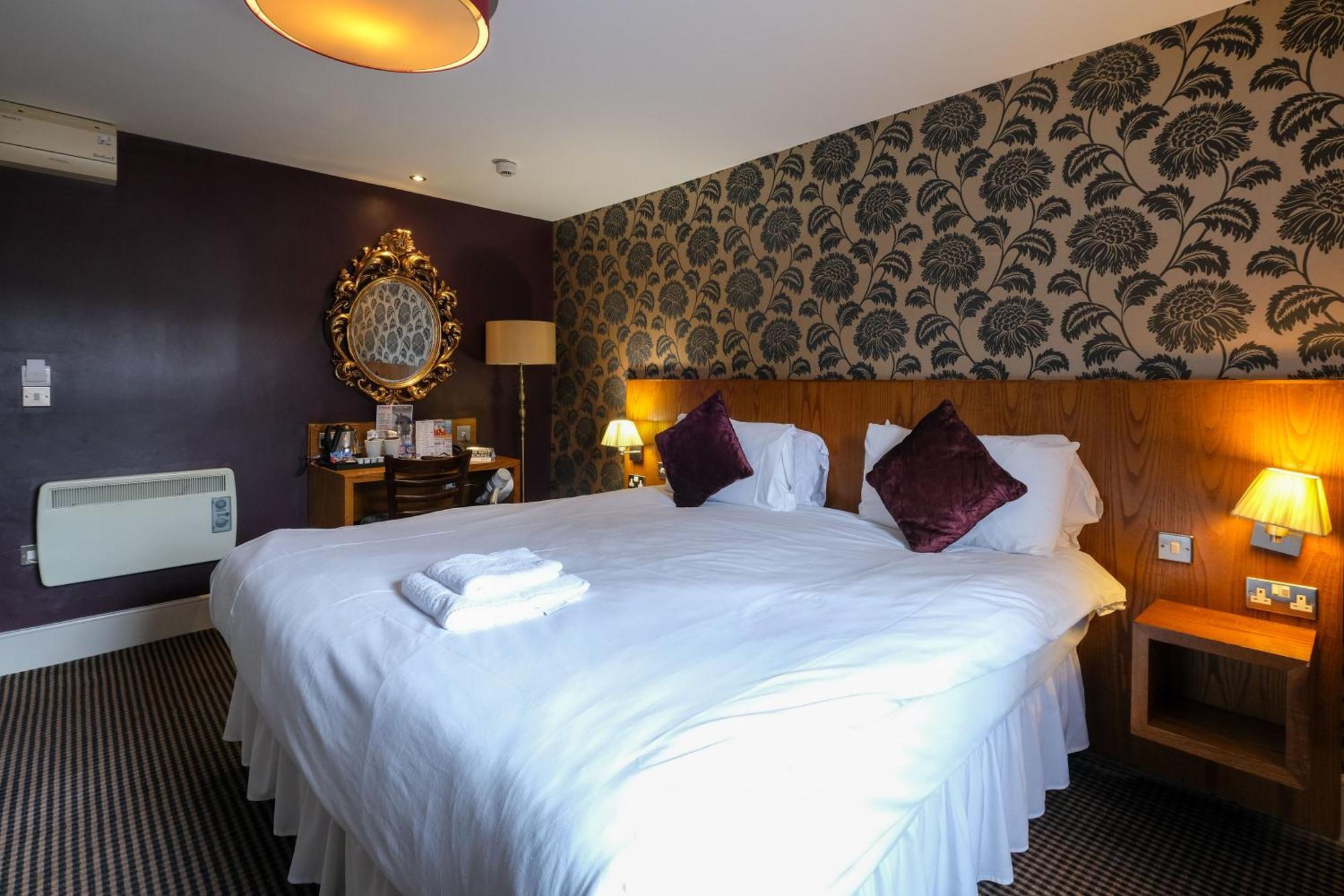 The Unicorn Hotel Wetherspoon Рипон Экстерьер фото