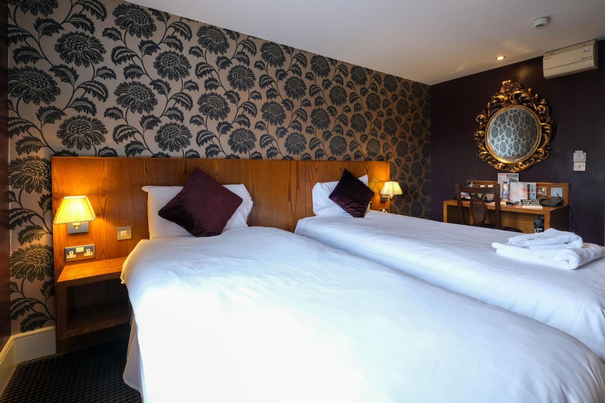 The Unicorn Hotel Wetherspoon Рипон Экстерьер фото